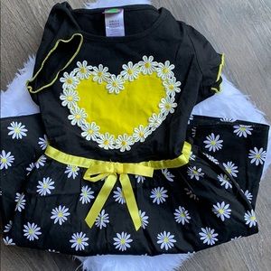 NWOT// black dress with daisies